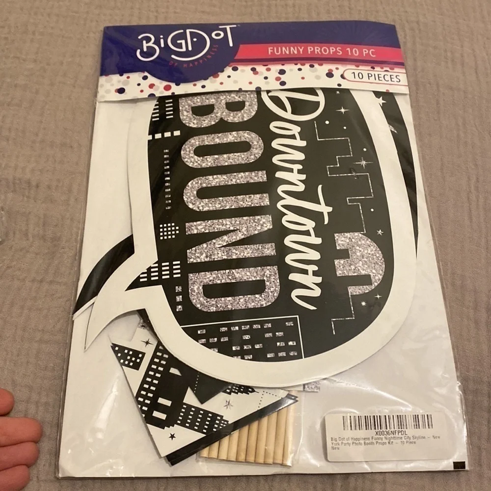 Big Dot of Happiness Funny New York. Photo Booth Props Kit 10pcs . Set 2 pieces
